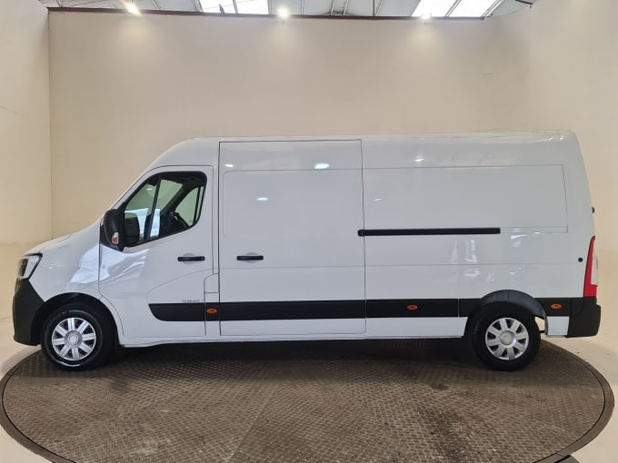 2025 Renault Master