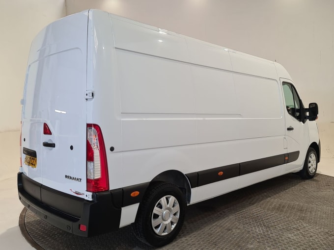 2025 Renault Master
