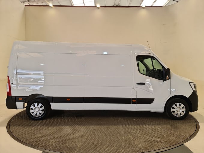 2025 Renault Master