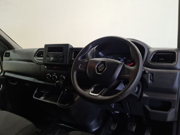 2025 Renault Master