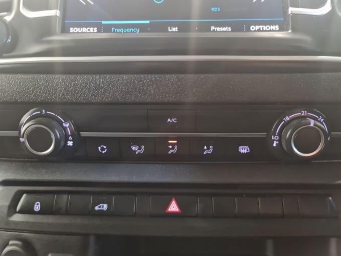 2025 Peugeot Expert