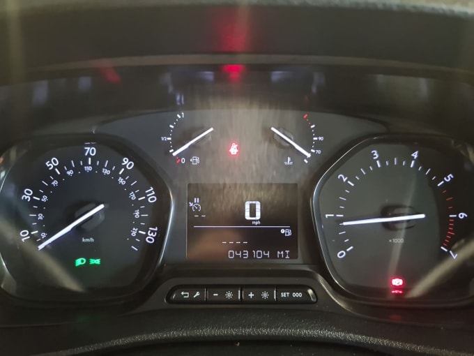 2025 Peugeot Expert