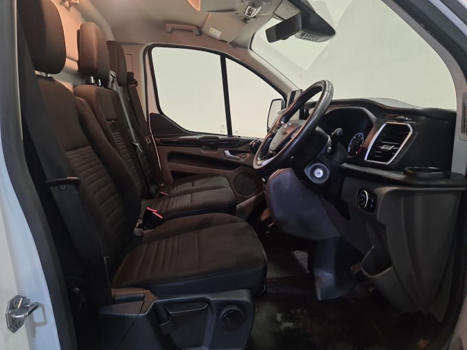 2025 Ford Transit Custom