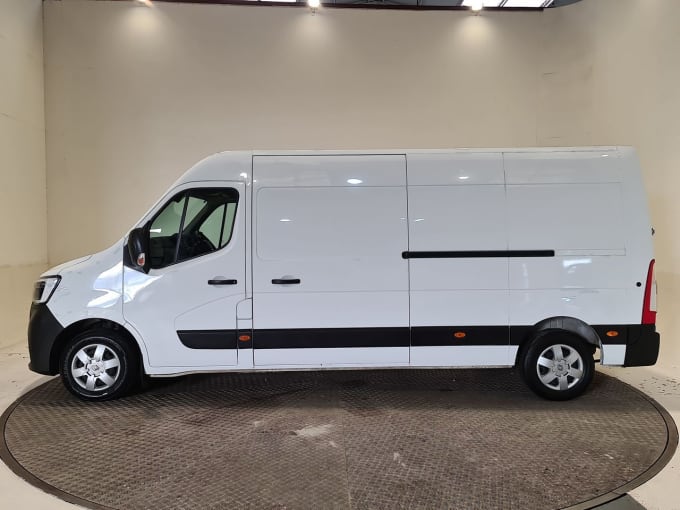 2025 Renault Master