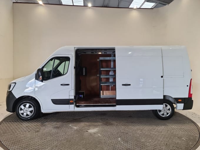 2025 Renault Master