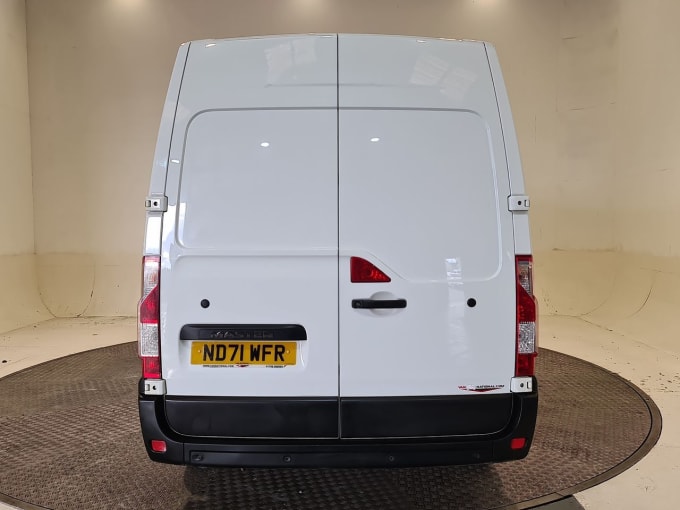 2025 Renault Master