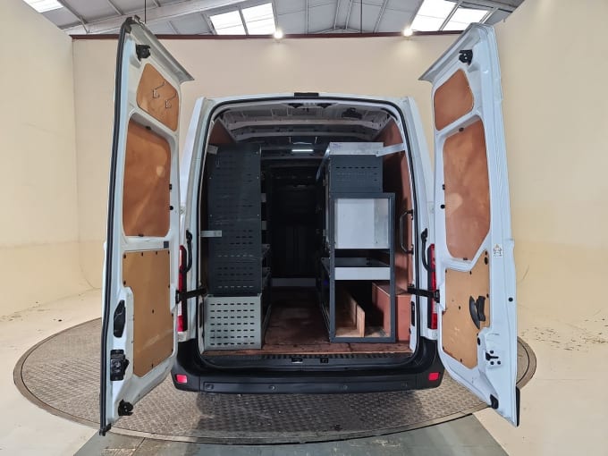 2025 Renault Master