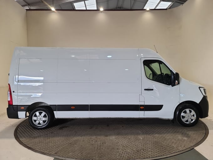 2025 Renault Master