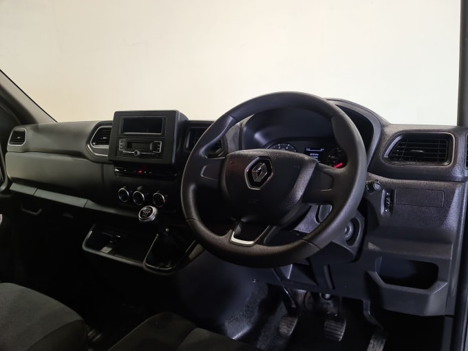 2025 Renault Master