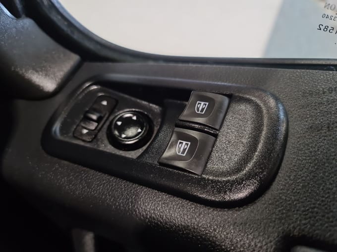 2025 Renault Master