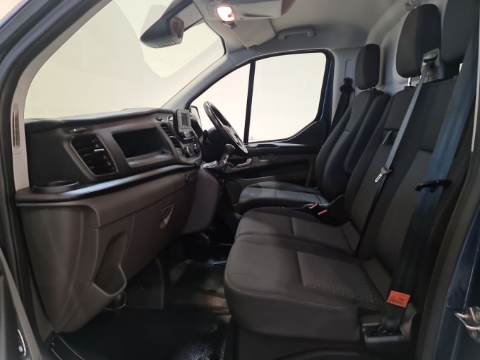 2025 Ford Transit Custom