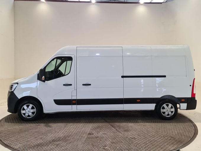 2025 Renault Master
