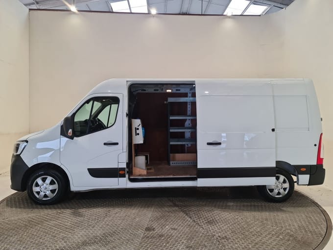 2025 Renault Master