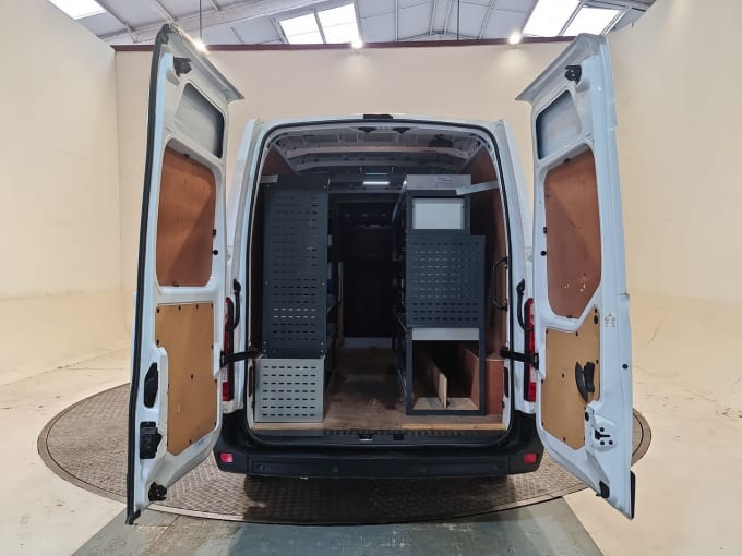2025 Renault Master