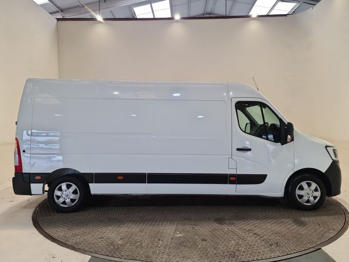2025 Renault Master