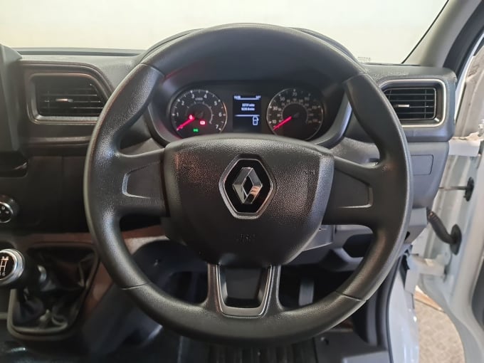2025 Renault Master