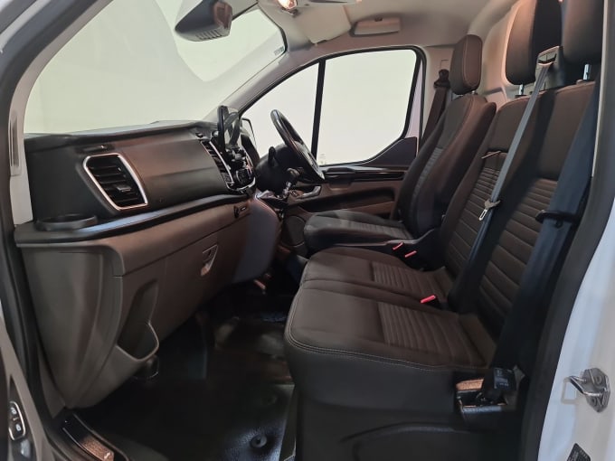 2025 Ford Transit Custom