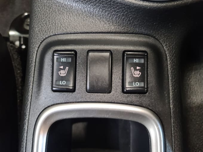 2025 Nissan Navara
