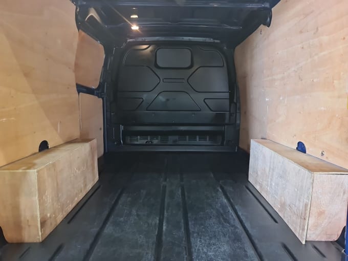 2025 Ford Transit Custom
