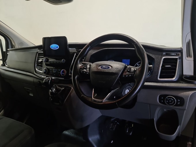 2025 Ford Transit Custom