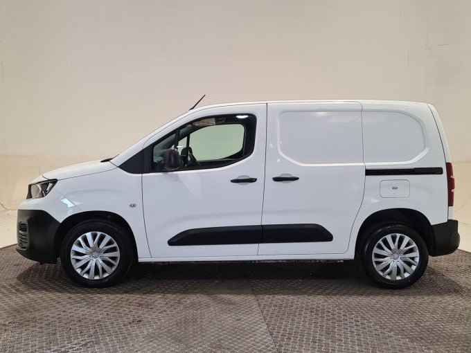 2025 Peugeot Partner
