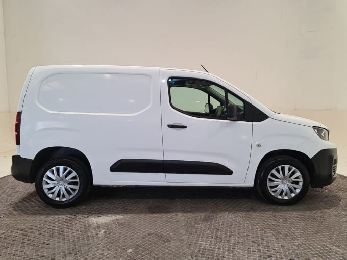 2025 Peugeot Partner