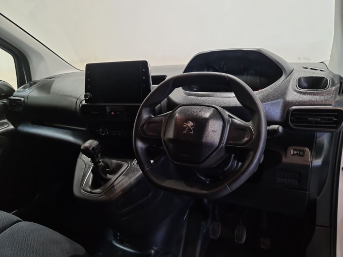 2025 Peugeot Partner