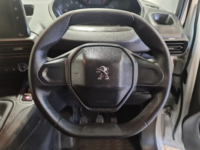 2025 Peugeot Partner