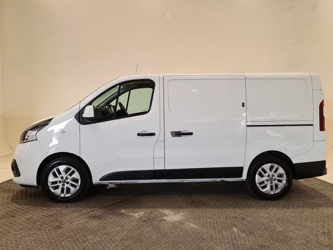 2025 Nissan Nv300