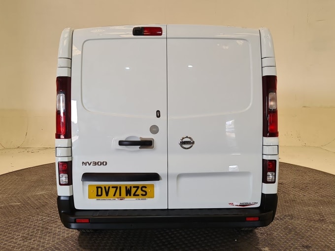 2025 Nissan Nv300