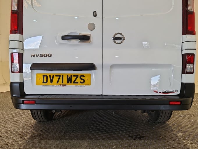 2025 Nissan Nv300