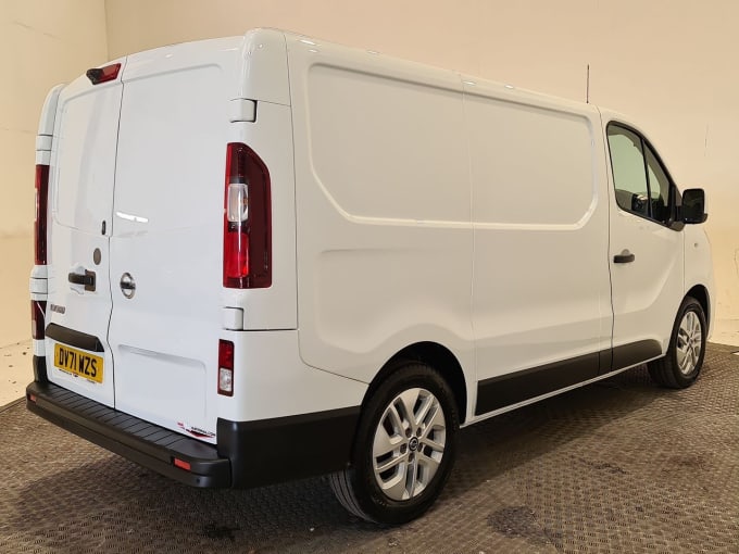 2025 Nissan Nv300