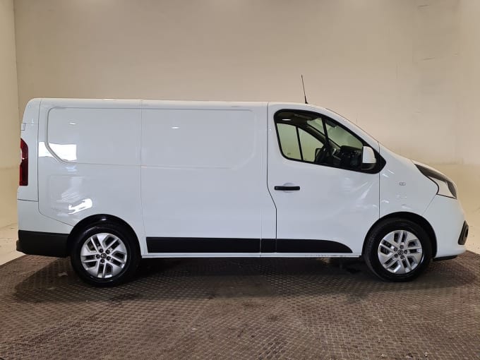 2025 Nissan Nv300