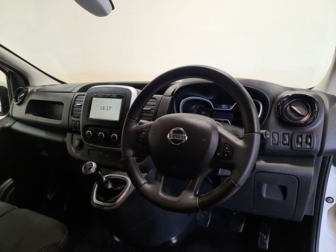 2025 Nissan Nv300