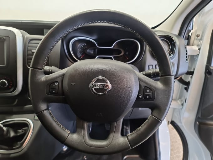 2025 Nissan Nv300
