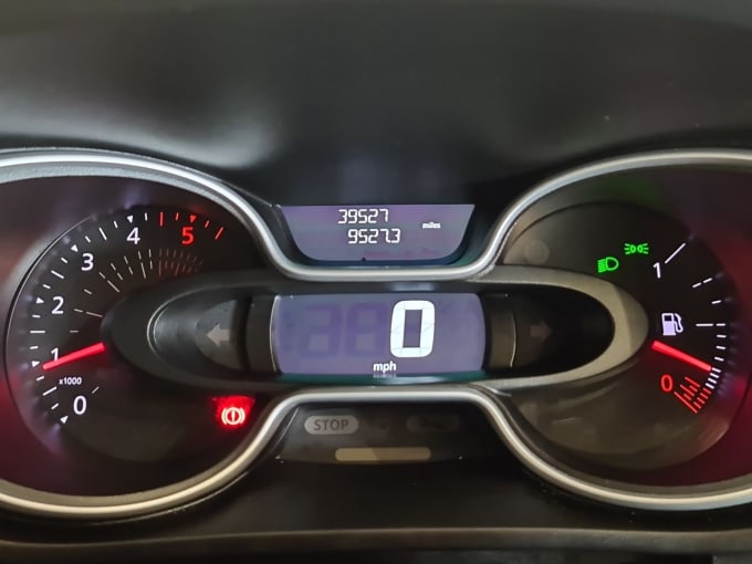 2025 Nissan Nv300