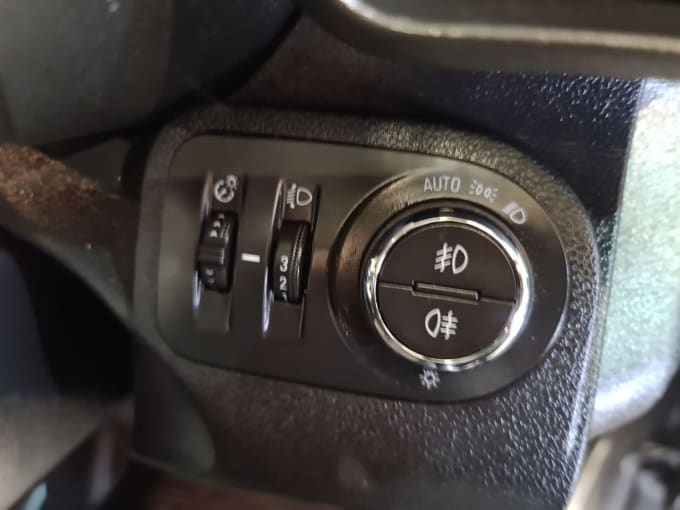 2025 Vauxhall Combo
