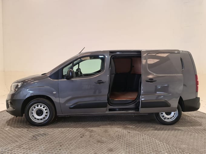 2025 Vauxhall Combo