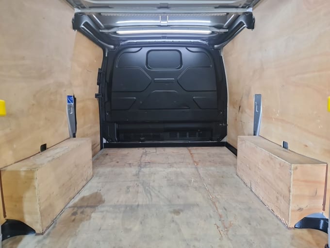 2025 Ford Transit Custom
