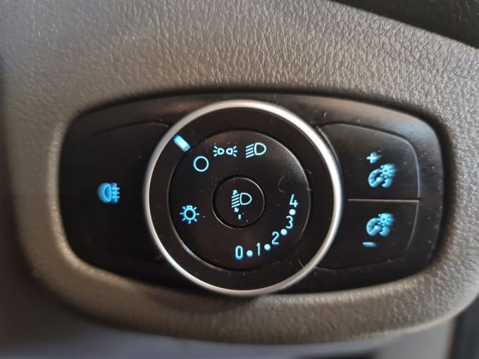 2025 Ford Transit Connect