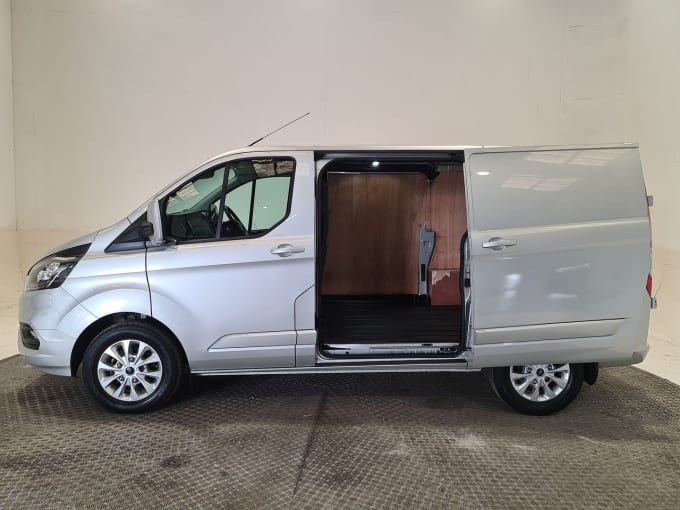 2025 Ford Transit Custom