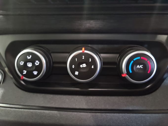 2025 Renault Trafic