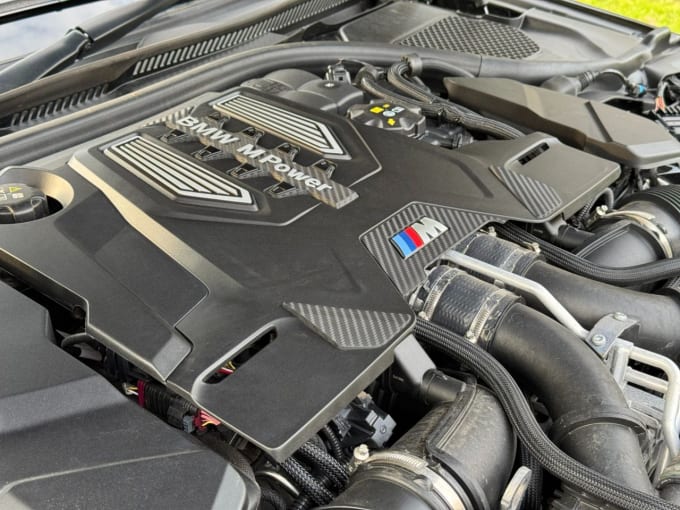 2023 BMW M5