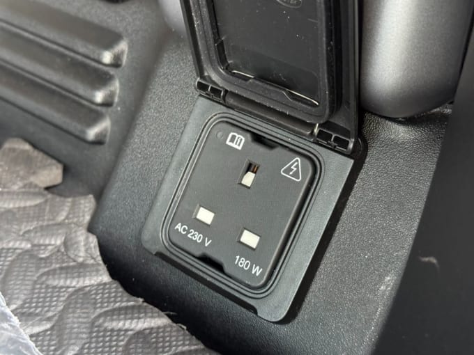 2025 Land Rover Defender
