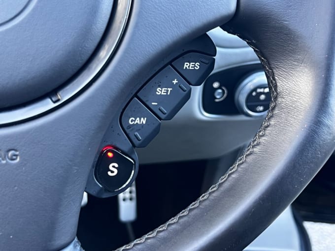2025 Aston Martin Vanquish