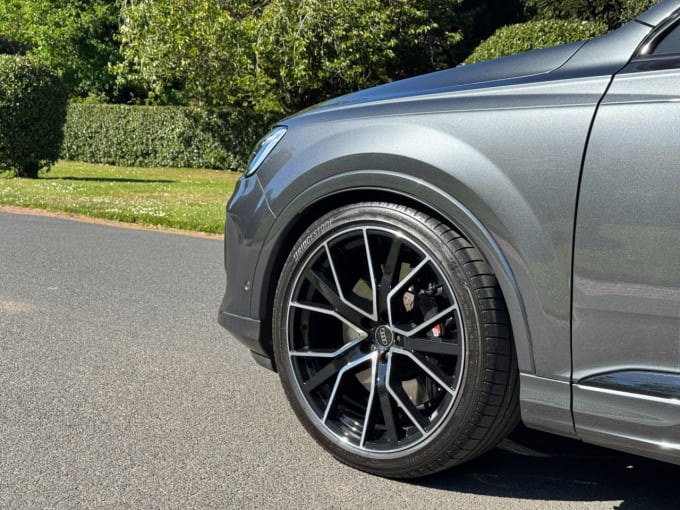 2025 Audi Sq7