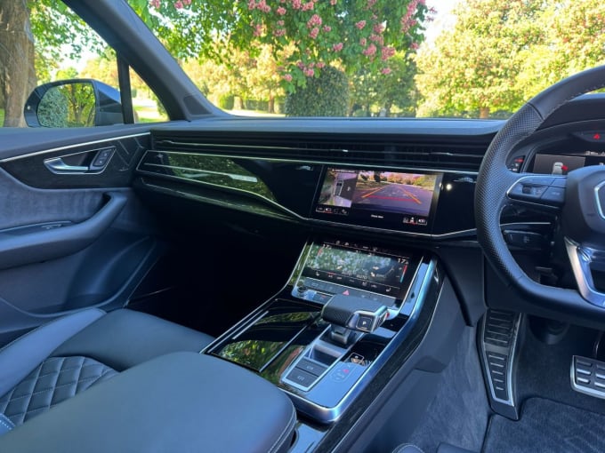 2025 Audi Sq7