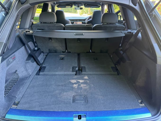 2025 Audi Sq7
