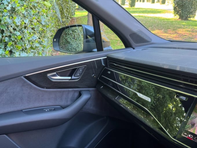2025 Audi Sq7