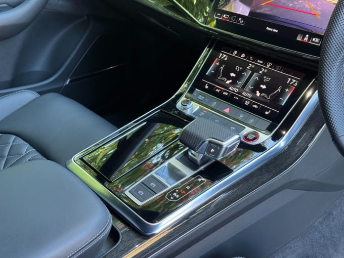 2025 Audi Sq7
